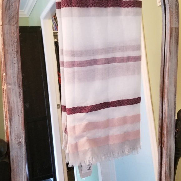 Blanket sized scarf NWT - Picture 3 of 6